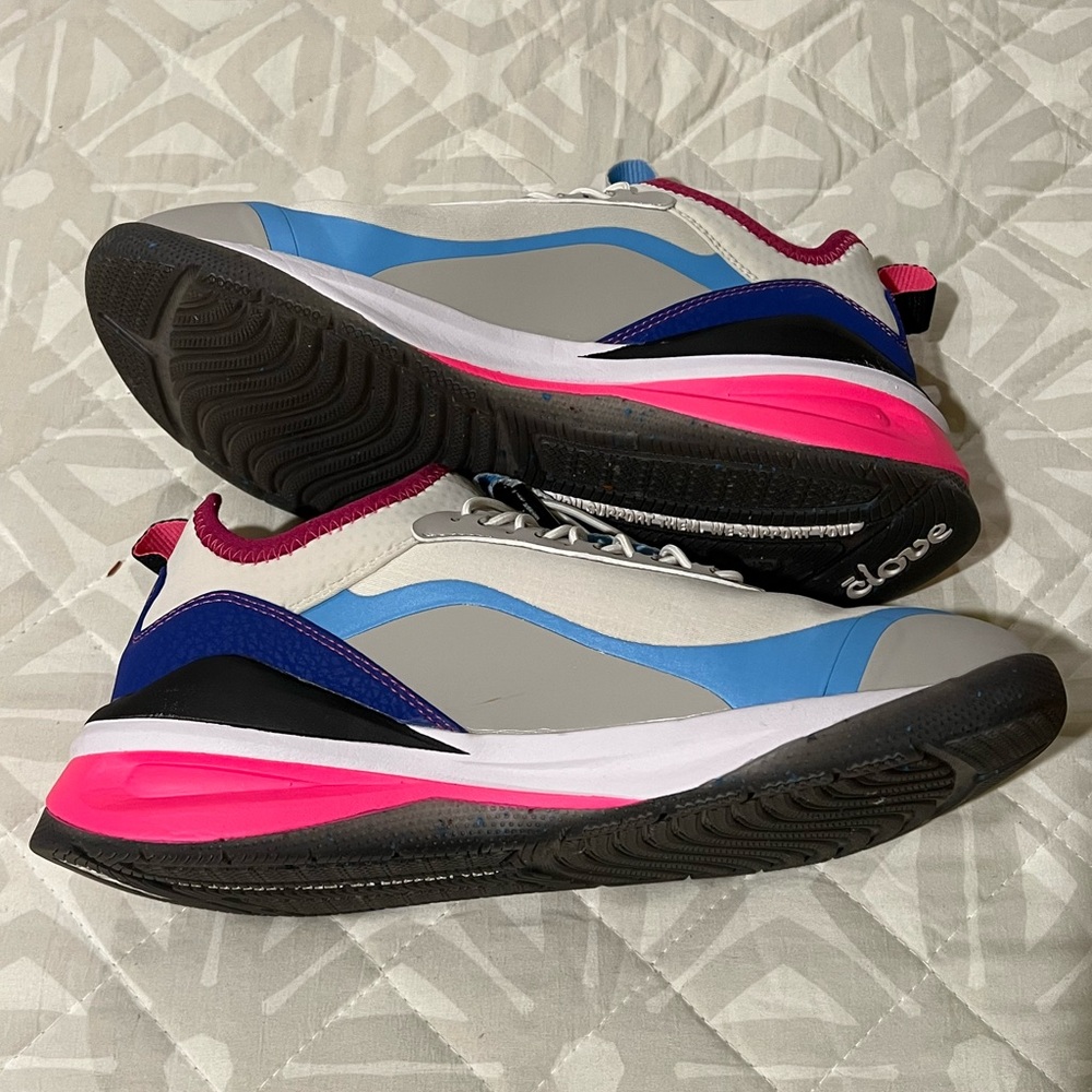 Clove aero work sneakers, size 8 :)